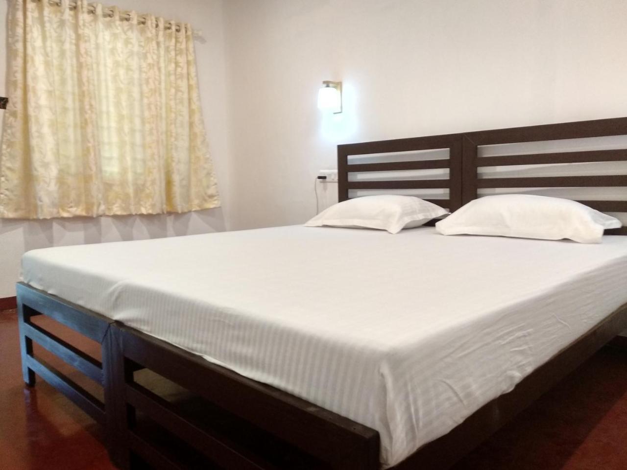 Marari Adonis Beach Villa Mararikulam Exterior photo