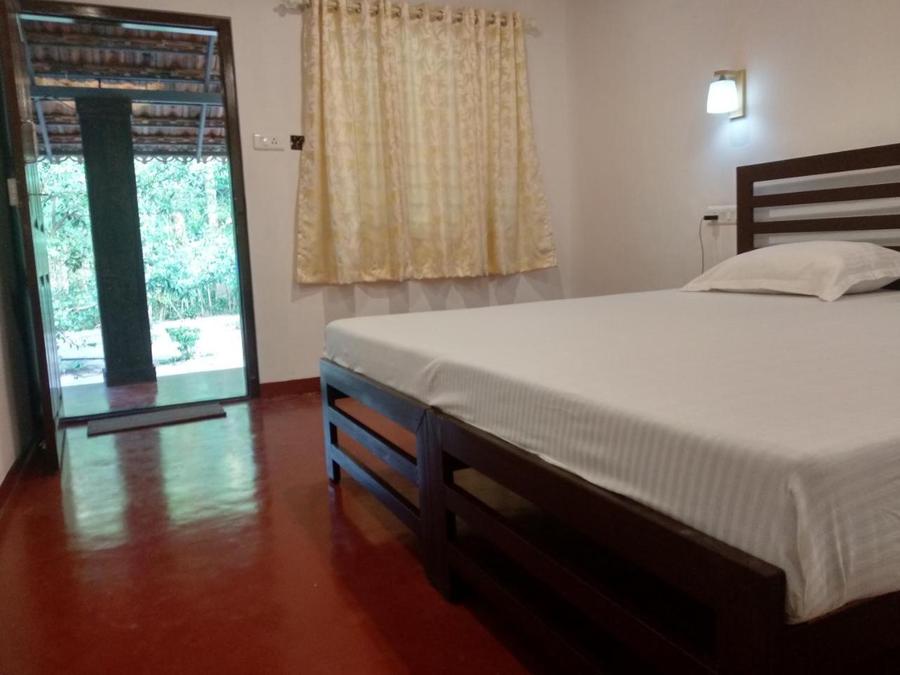 Marari Adonis Beach Villa Mararikulam Exterior photo